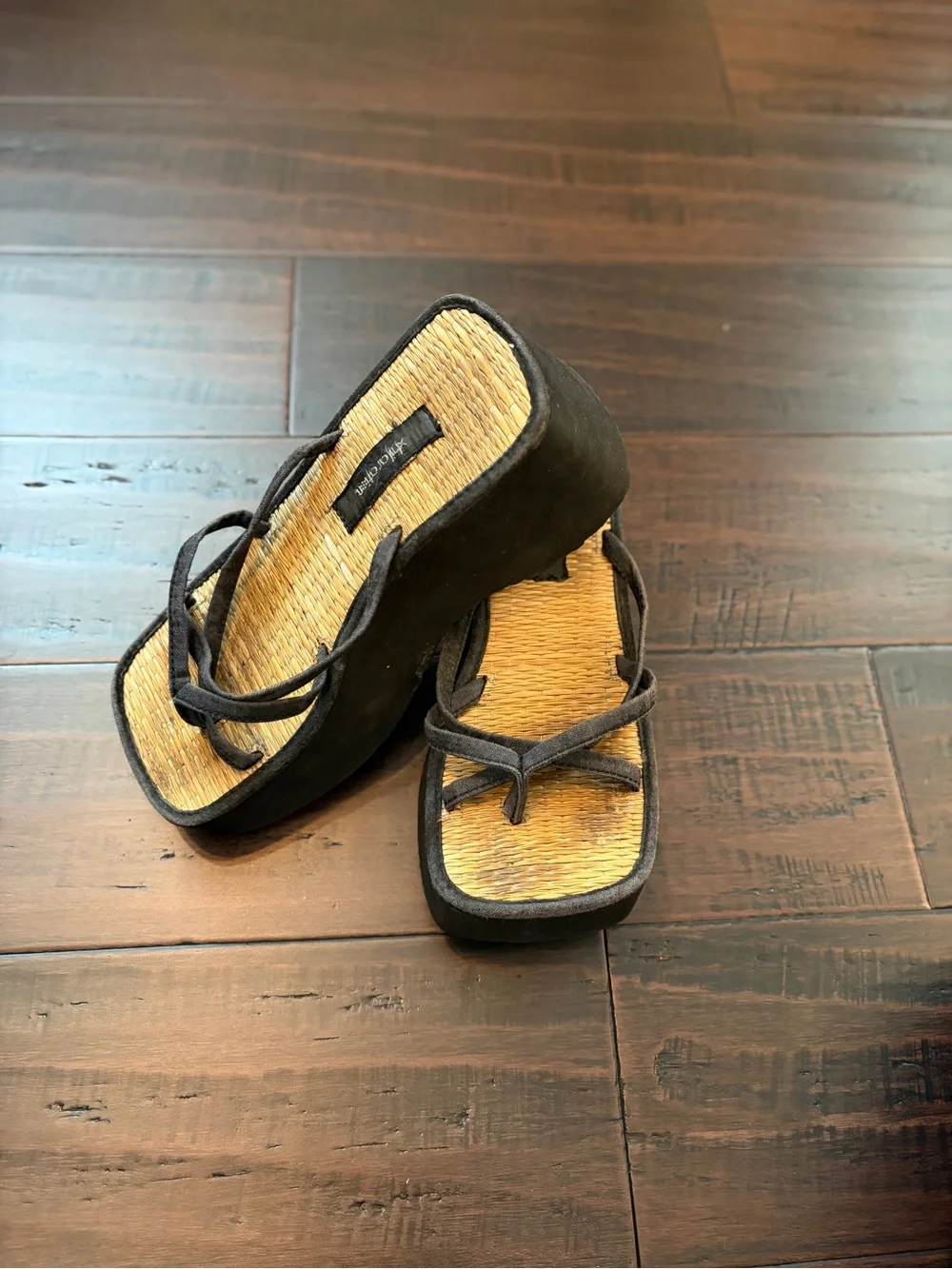 Vintage 90’s Y2K Black Platform Sandals with Straw Insole 2000’s